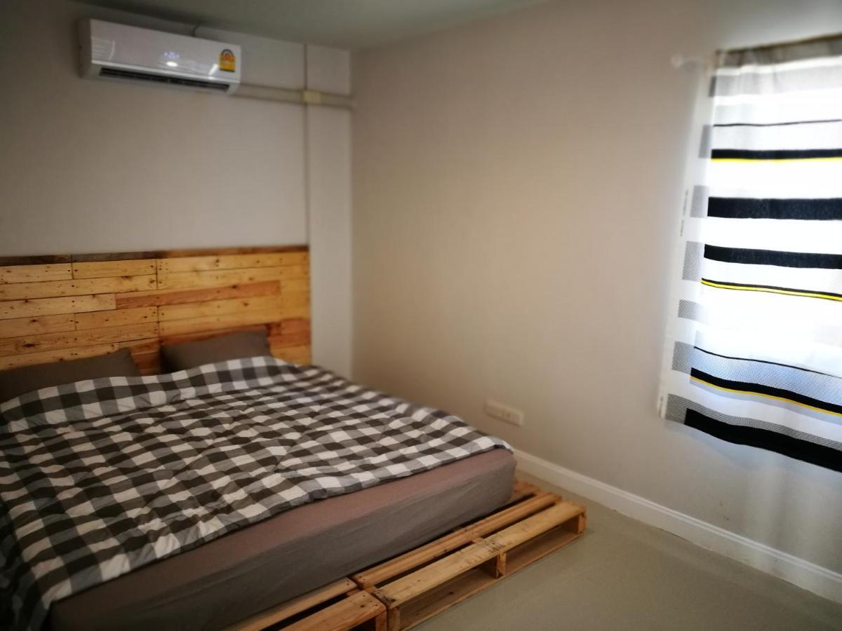 Pak Chong More Hostel エクステリア 写真