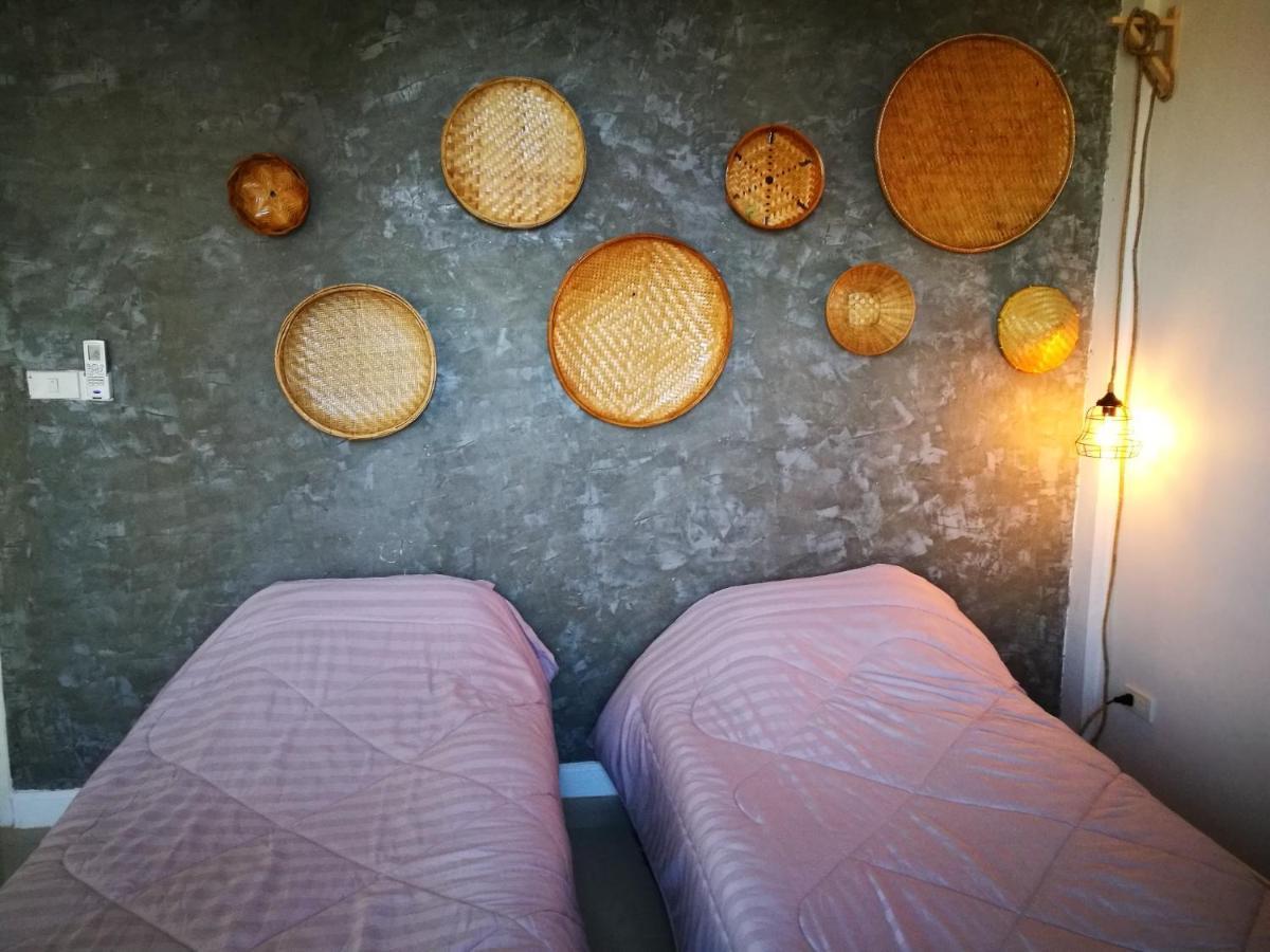 Pak Chong More Hostel エクステリア 写真